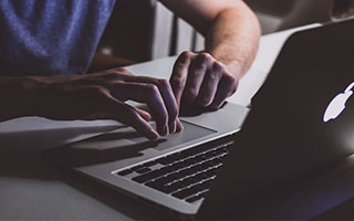 爱体育娱乐入口-英雄联盟 冠军争夺战白热化 TES与RNG强强对话，白热是哪个技能