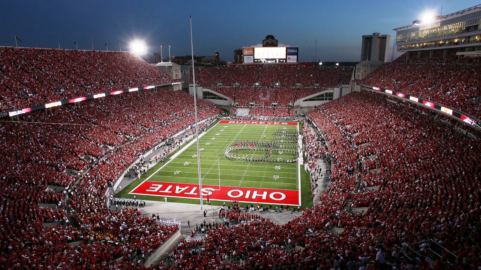 未来中国足球产业链将实现跨界融合，拓展多元发展路径，中国足球产业规模